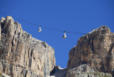 Italien, Trentino, Belluno, Seilbahn in Sass Pordoi - WWF003044