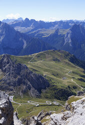 Italy, Trentino, Belluno, Pordoi Pass, View from Sass Pordoi - WWF003047