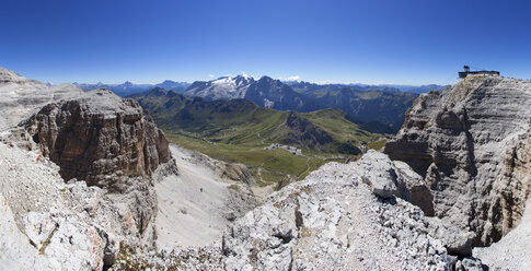 Italy, Trentino, Belluno, Mountainscape at Pordoi Pass - WWF003050