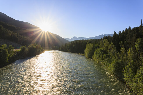 Kanada, British Columbia, Sonnenaufgang am Fraser River - FOF005462