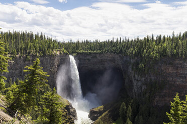 Kanada, Britisch-Kolumbien, Wells Gray Provincial Park, Helmcken Falls - FOF005470