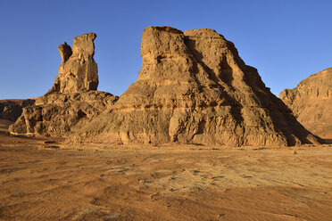 Algeria, Sahara, Tassili N'Ajjer National Park, Tadrart, rock towers at Moul Naga - ES000888