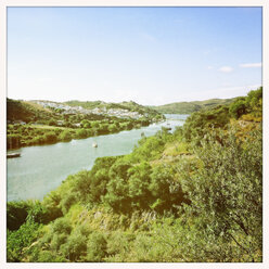 Blick auf den Fluss Guadiana, Grenze zwischen Portugal und Spanien, Portugal, Algarve - SEF000185