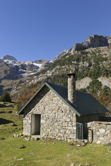 Spanien, National Park Ordesa y Monte Perdido, Verlassene Steinhütte - LA000486