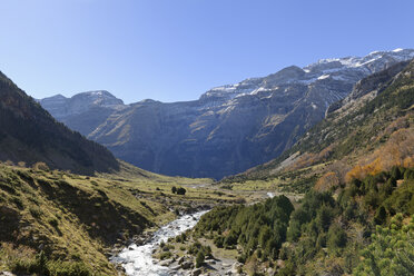 Spanien, Nationalpark Ordesa y Monte Perdido, Fluss im Tal - LAF000505