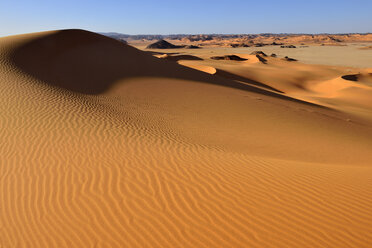 Algerien, Sahara, Tassili N'Ajjer National Park, Sanddünen von In Tehak - ES000898