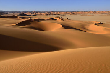 Algeria, Sahara, Tassili N'Ajjer National Park, Sand dunes of In Tehak - ES000905