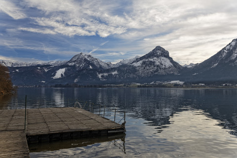 Österreich, Bundesland Salzburg, Salzkammergut, Badesteg, St. Wolfgang am Wolfgangsee, lizenzfreies Stockfoto