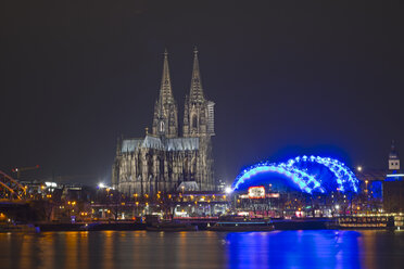 Germany, North Rhine-Westphalia, Cologne, View of Cologne Cathedral and Musical Dome at River Rhine - WG000181