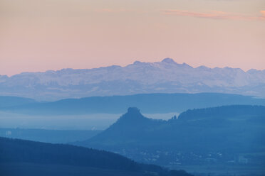 Germany, Baden-Wuerttemberg, Constance, Hegau with Hohenkraehen and Alps in background - ELF000771