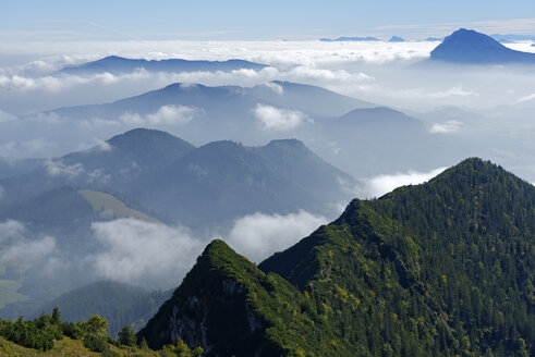 Deutschland, Oberbayern, Bayern, Chiemgauer Alpen, Bergen, Teisenberg, Höllengebirge, Hochstaufen vom Hochfelln - LB000478