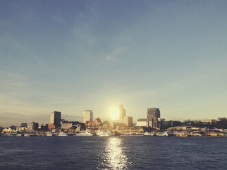 View on the skyline of Hamburg on the river Elbe, Hamburg, Germany - SEF000355