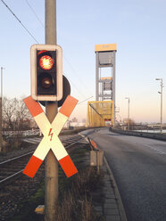 Ampel an der Kattwyckbrücke, Hamburg, Deutschland - SEF000346