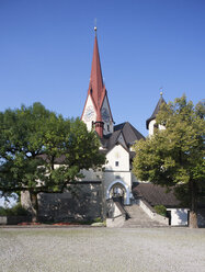 Österreich,Vorarlberg, Rankweil, Blick auf die befestigte Liebfrauenbergkirche - WW003156