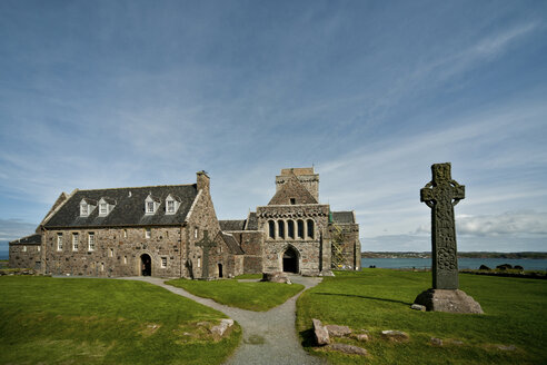 UK, Schottland, Innere Hebriden, Iona, Blick auf die Abtei von Iona - PA000208