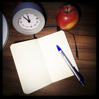 Approaching deadline, empty notebook. Studio, Berlin, Germany - ZMF000066