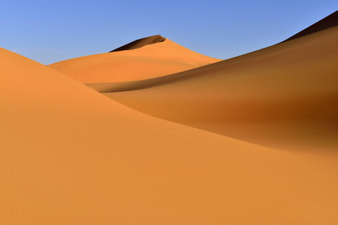 Algerien, Sahara, Tassili N'Ajjer National Park, Blick auf die Sanddünen von Tehak - ES000943