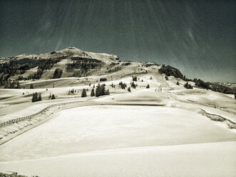 Schneebedeckter Stausee, Steinplatte, bei Reit im Winkl - SRSF000424
