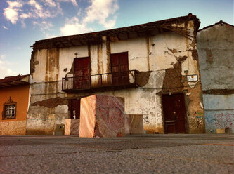 Historisches Gebäude in Cuenca, Altstadt, Kolonialstadt, Ecuador - ONF000367