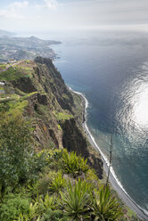 Portugal, Madeira, Cabo Girao, Blick auf Funchal - HLF000356