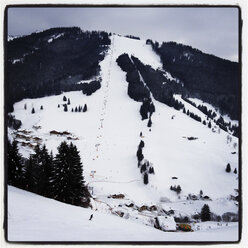 View from Gabuehel on the Wastl height, ski slopes, chairlift, Salzburg, Austria - DISF000283