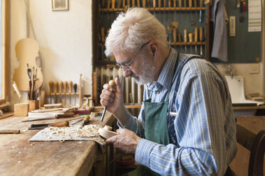 Violin maker at work - TCF003790