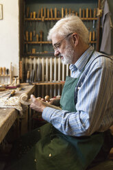 Violin maker at work - TCF003802