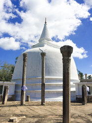 Stupa in Anuradhapura, Ewige Heilige Stadt, Sri Lanka - DRF000418