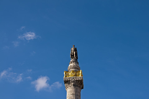 Belgien, Brüssel, Kongress-Säule mit Statue von Leopold I. auf dem Kongressplatz, lizenzfreies Stockfoto
