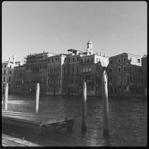 Canale Grande, Chiesa dei Santi Apostoli im Hintergrund, Venedig Italien, lizenzfreies Stockfoto