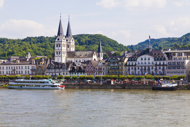 Deutschland, Rheinland-Pfalz, Ansicht von Boppard, Altstadt mit St. Severus Kirche am Rhein - WDF002168