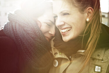 Portrait of two smiling young women - FEXF000062