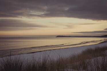 Germany, Mecklenburg-Western Pomerania, Ruegen, Baltic Sea in winter - MJF000667