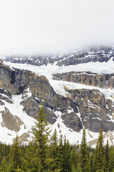 Canada, Alberta, Rocky Mountains, Canadian Rockies, Banff National Park, Crowfoot Glacier and Crowfoot Mountain - FOF005589