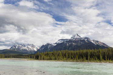 Canada, Alberta, Jasper National Park, Maligne Mountain, Maligne Lake, Medicine Lake - FOF005784