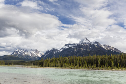 Kanada, Alberta, Jasper National Park, Maligne Mountain, Maligne Lake, Medicine Lake - FOF005784
