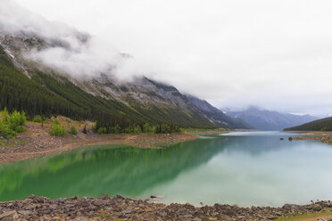 Kanada, Alberta, Jasper National Park, Maligne Mountain, Maligne Lake, Medicine Lake - FO005767