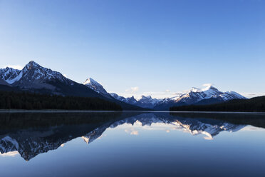 Kanada, Alberta, Jasper National Park, Maligne Mountain, Maligne Lake - FOF005776