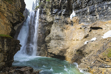 Kanada, Alberta, Banff National Park, Johnston Creek, Johnston Canyon, Obere Wasserfälle - FOF005730