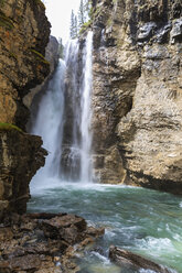 Kanada, Alberta, Banff National Park, Johnston Creek, Johnston Canyon, Obere Wasserfälle - FOF005729