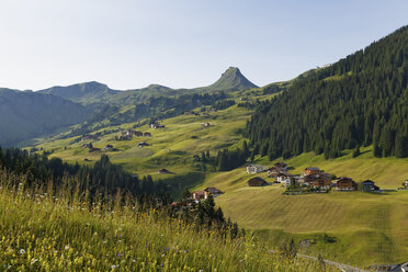 Austria, Vorarlberg, Bregenz Forest, Damuels and Damuelser Mittagsspitze - SIEF004982