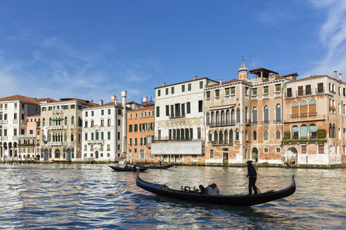 Italien, Venedig, Gondel auf dem Canale Grande - FO005803