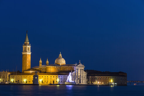 Italien, Venedig, San Giorgio Maggiore bei Nacht - FOF005822