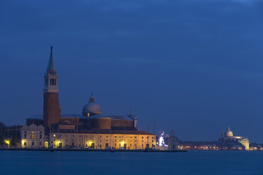 Italien, Venedig, San Giorgio Maggiore bei Nacht - FOF005826