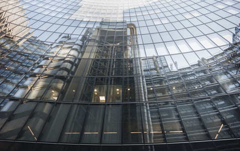 United Kingdom, England, London, Willis building with reflexion of Lloyd's building stock photo