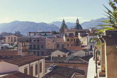 Italy, Sicily, Palermo, View over the roofs of Palermo - MFF000831