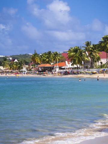 Karibik, Kleine Antillen, Saint Lucia, Rodney Bay mit Strand- und Luxushotels, lizenzfreies Stockfoto