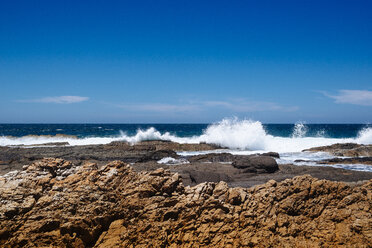 Australien, Seal Rocks, Felsen, Brandungswelle - FBF000193