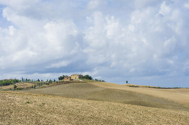 Italy, Tuscany, Val d'Orcia, Rolling rural landscape - MJF000752