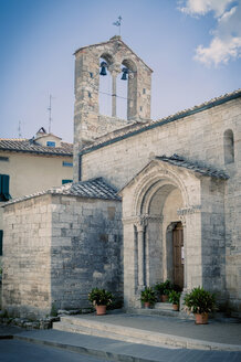 Italien, Toskana, San Quirico d'Orcia, Glockenturm - MJF000847